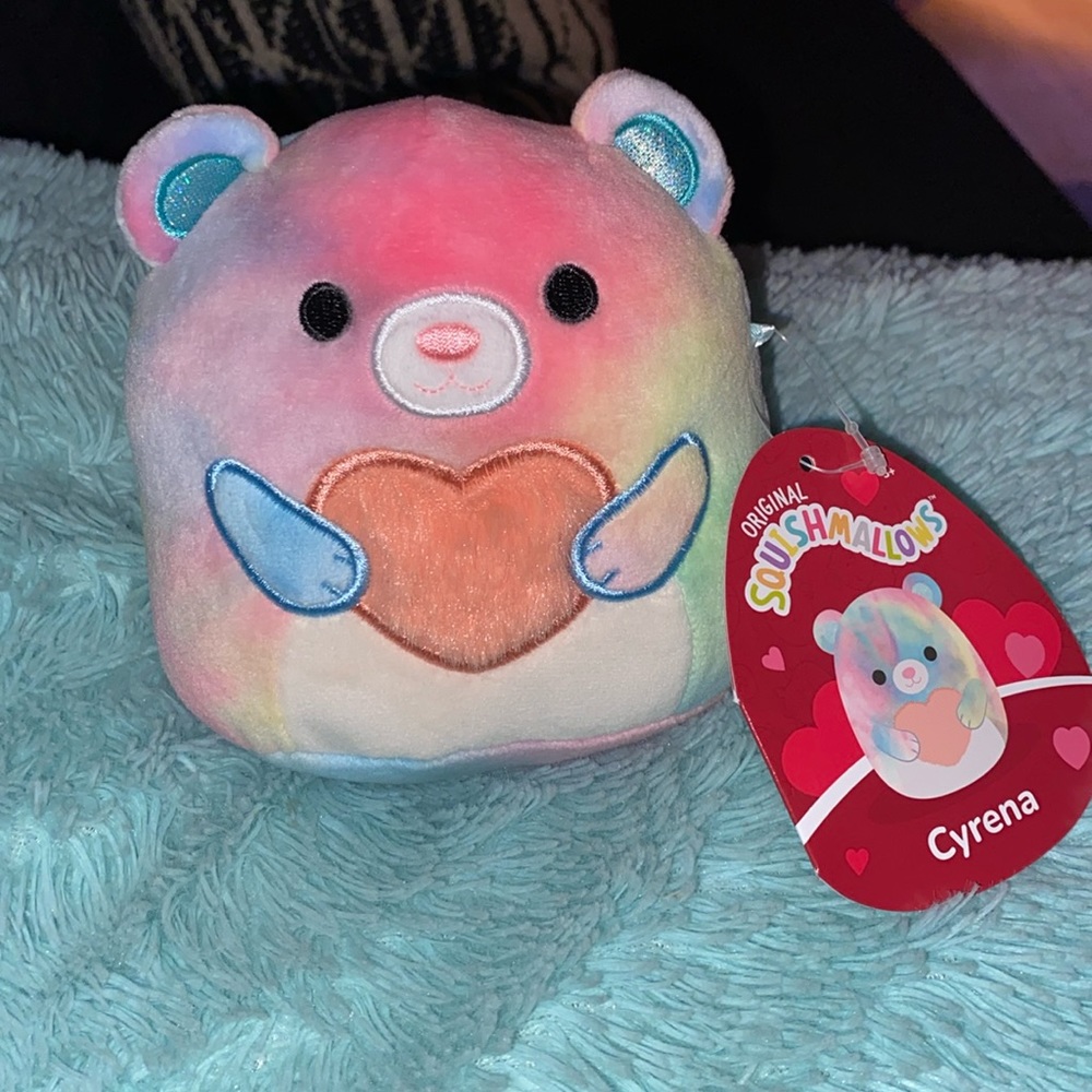 BRAND NEW SQUISHMALLOW 5”! NWT. SMOKE FREE HOME!